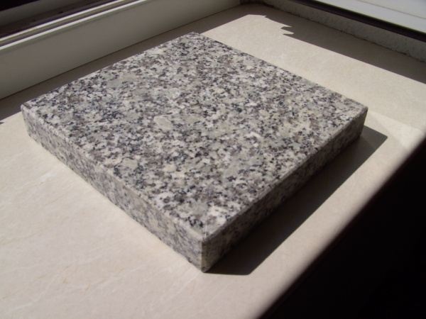 Blumenplatte Granit 1 (poliert)
